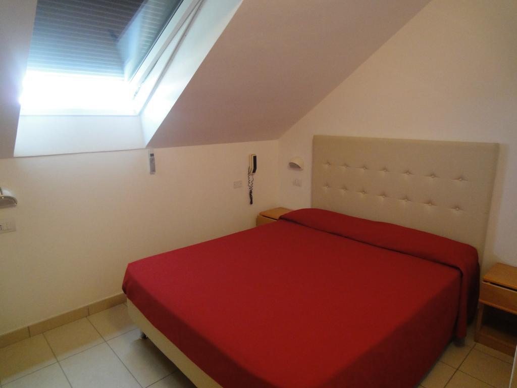 Hotel Matteo تّشيرفييا الغرفة الصورة